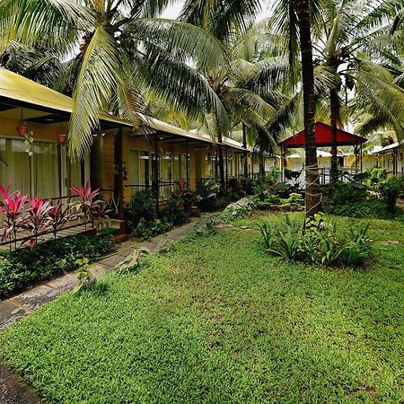 Collection O Retreat Morjim Resort Exteriér fotografie